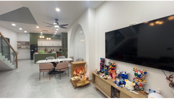 Nhà Đẹp Hẻm Xe Hơi, 84m² Dương Quảng Hàm P5 Gò Vấp